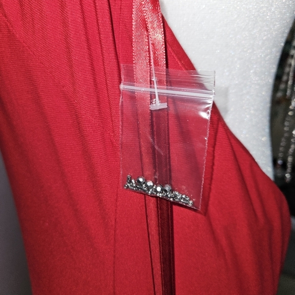 IEENA for Mac Duggal Women's Red Halter Beaded Jersey Evening Gown Size 12 - Picture 16 of 16